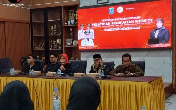 Kegiatan pelatihan pembuatan website untuk generasi milenial di Kecamatan Ampenan.