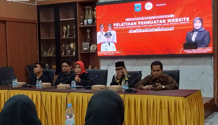 Nyayu Ernawati Beri Pelatihan Website Gratis di Ampenan, Target Atasi Pengangguran Milenial Mataram