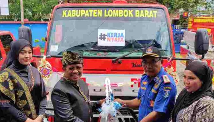10 Tahun Dinanti, Bupati LAZ Resmikan Dua Armada Damkar Baru Lombok Barat