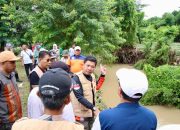 Banjir Rendam Tiga Desa di Hu’u, Bupati Bambang Firdaus Turun Langsung Beri Dukungan Moril
