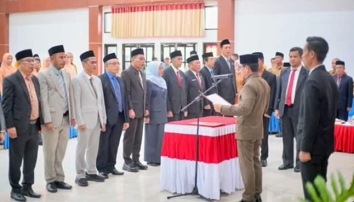 Bupati Bambang Firdaus Lantik 15 Pejabat Tinggi Pratama, Tekankan Profesionalisme dan Inovasi Birokrasi