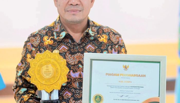 Peserta BPJS Tembus 98 Persen, Bupati Dompu Terima Penghargaan Nasional UHC Pratama