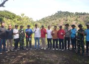 Gandeng TNI–Polri, Pemkab Bima Bersihkan Sampah di Ruas Jalan Negara Wawo–Sape