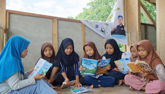 Tumbuhkan Literasi Sejak Dini, Mahasiswa KKN Desa Loloan Lombok Utara Siapkan Pentas Seni Tutur