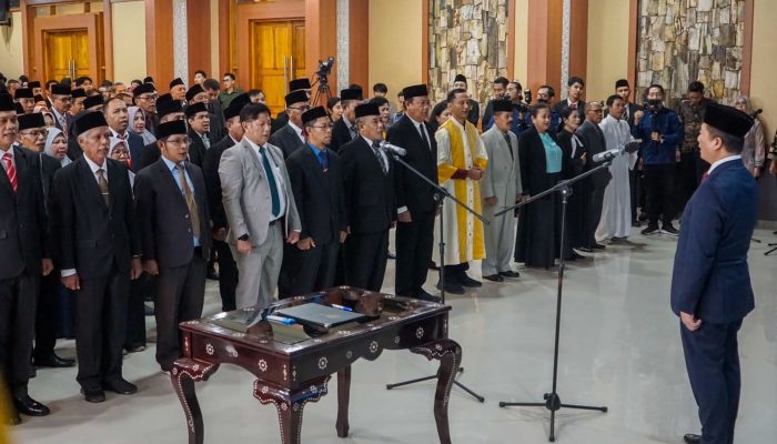 Tegaskan Sistem Karier Berjenjang, Gubernur NTB Lantik 392 Pejabat