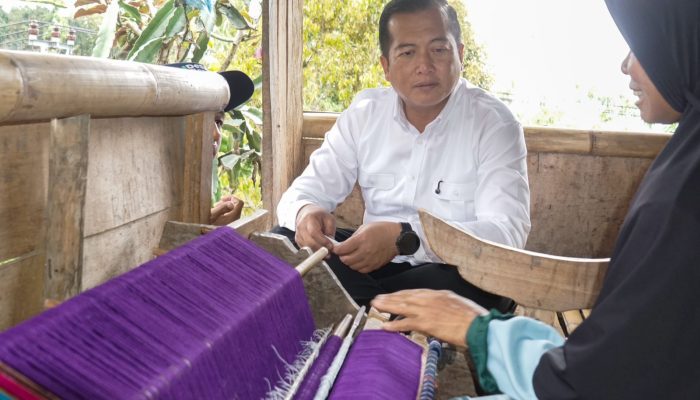 Gubernur NTB Tinjau Donggo, Janji Pasang Pipa Air Bersih untuk Warga