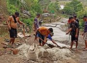 Lagi, Warga Soromandi Swadaya Perbaiki Jalan Provinsi di Bima