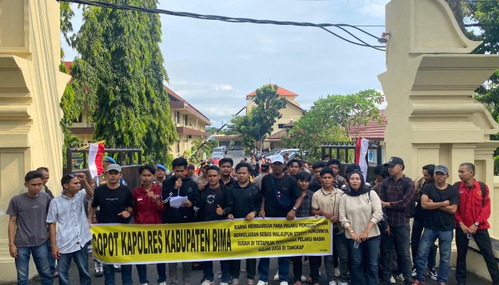 Aliansi Aktivis Bima Mataram Kembali Gedor Mapolda NTB, Desak Penahanan Pelaku Pengeroyokan