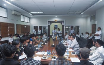 Wagub NTB Terima Aspirasi Mahasiswa Bima, Soroti Jalan Rusak dan Blank Spot Internet