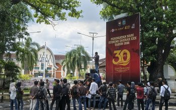 Demo Gubernur Soal Kerusakan Jalan Soromandi, HIMSI Mataram Bawah  Empat Tuntutan