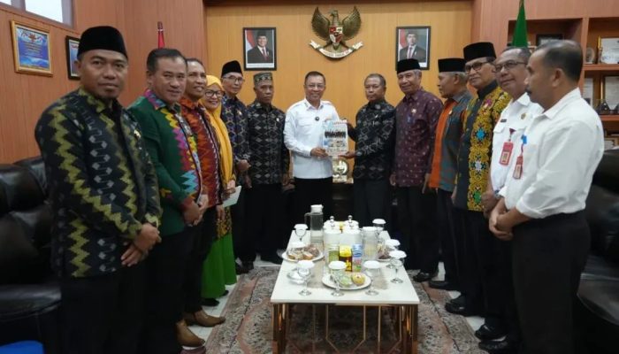 Wali Kota Bima Tekankan Penguatan Mutu Pendidikan dan Evaluasi Kinerja Sekolah