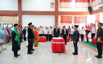 Kukuhkan 42 Kepala Sekolah, Bupati Bambang Firdaus Tekankan Penguatan Pendidikan Karakter di Dompu