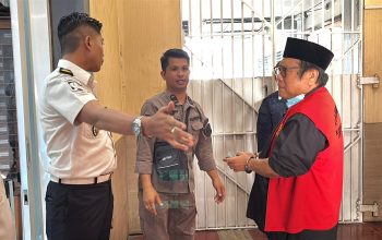 Mantan Bupati Lombok Tengah Suhaili Dieksekusi ke Rutan Praya