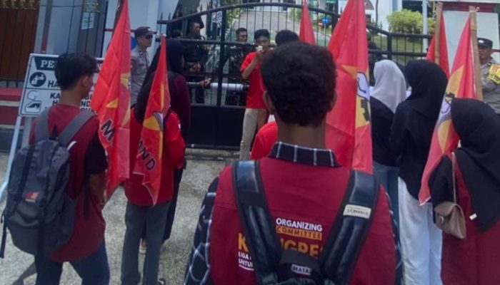LMND NTB Demo Kejati, Desak Audit Proyek Mangkrak BRIDA