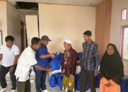 Legislator NTB Muhammad Aminurlah Bagikan 2.700 Paket Sembako dan Berikan Insentif Pengurus Masjid