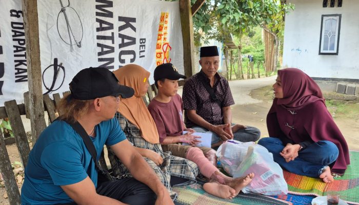 Jenguk Korban Kebakaran Pesantren di Lombok Tengah, Mirah Midan Fahmid Desak Penguatan Perlindungan Anak di NTB