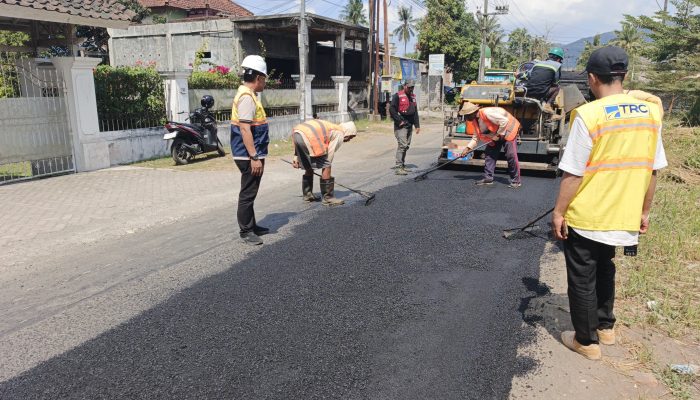 TRC NTB Bergerak Perbaiki Jalan Kediri-Kuripan, Telan Anggaran Rp 700 Juta