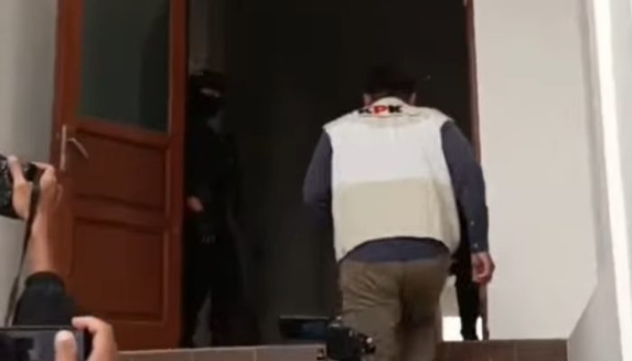 KPK Geledah Kantor Bupati Lombok Barat, Ruang Asisten II Hingga PBJ, Sejumlah Dokumen Disita