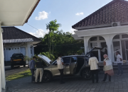 Usai Sita Dokumen Proyek dan Segel Dua Mobil Mewah, KPK Lanjut Geledah Rumah Pribadi Bupati Lombok Barat LAZ