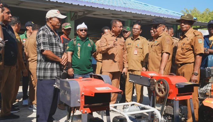 Wali Kota Bima Serahkan Bantuan Saprodi, Minta Petani Tingkatkan Produktivitas