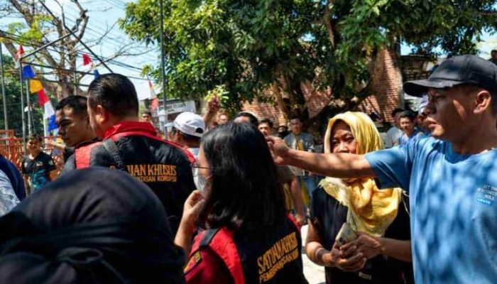 Ini Kronologi Lengkap Penggeledahan Kantor Desa Tekasire Berujung Ricuh: Warga Blokir Jalan hingga Rebut Dokumen