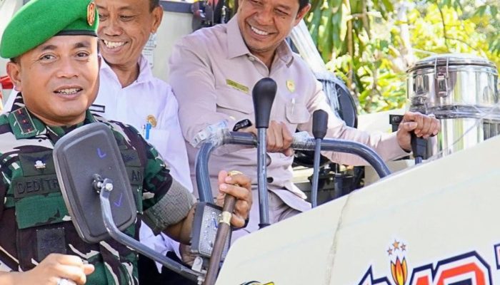 Bupati Bambang Firdaus Salurkan 41 Alsintan Demi Tingkatkan Produktivitas Petani Dompu