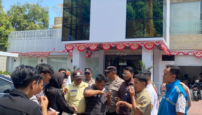 BARA NTB Gelar Aksi Jilid II, Desak Evaluasi Manajemen PT PLN Nusa Daya NTB