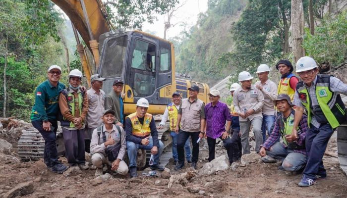 Kebut Penanganan Ruas Jalan Batu Dulang–Tepal, Gubernur Iqbal Tegaskan Kesetaraan Pembangunan Pulau Sumbawa