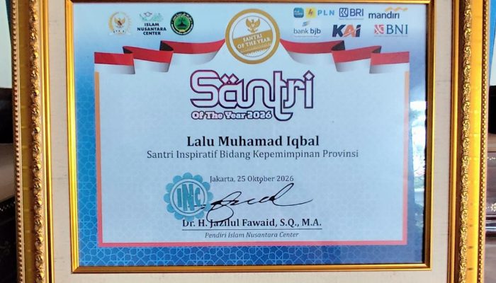 Menginspirasi! Gubernur Iqbal Raih Penghargaan Santri of The Year 2026