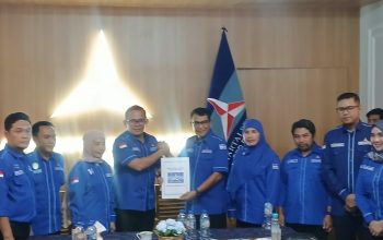 Hadi Gunawan Serahkan Berkas Calon Ketua Demokrat NTB, Bawa 11 Surat Dukungan