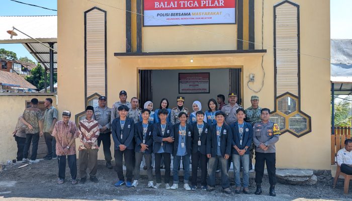 Sinergi Tanpa Batas: Mahasiswa Program Merdeka UTS Hadir Bersamai Peresmian Balai Tiga Pilar di Desa Batu Dulang
